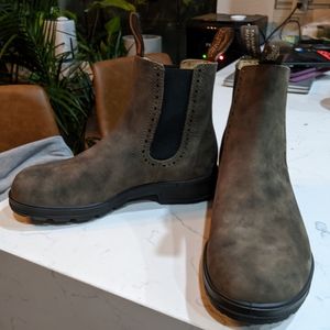 NEW Blundstone High-Top Chelsea Boots